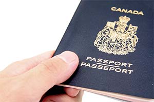 Канадский паспорт дорожает