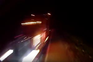 Авария школьного автобуса и грузовика – Видео