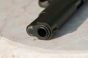 В городе Vaughan преступники ограбили дом угрожая пистолетом