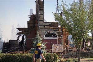 На севере от Edmonton сгорела церковь