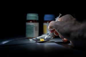 Смерти от опиоидов и психические расстройства растут из-за пандемии
