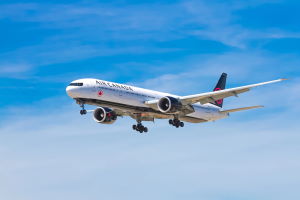 Air Canada сокращает 1,700 сотрудников
