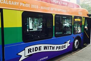 Водитель отказался вести автобус в честь гей парада
