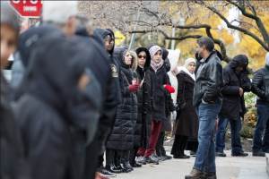 Мусульмане окружили синагоги Торонто