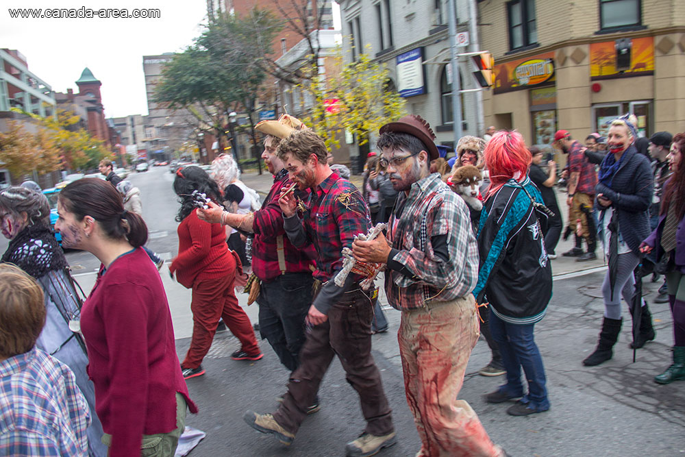 Toronto Zombie Walk 2013 фотография